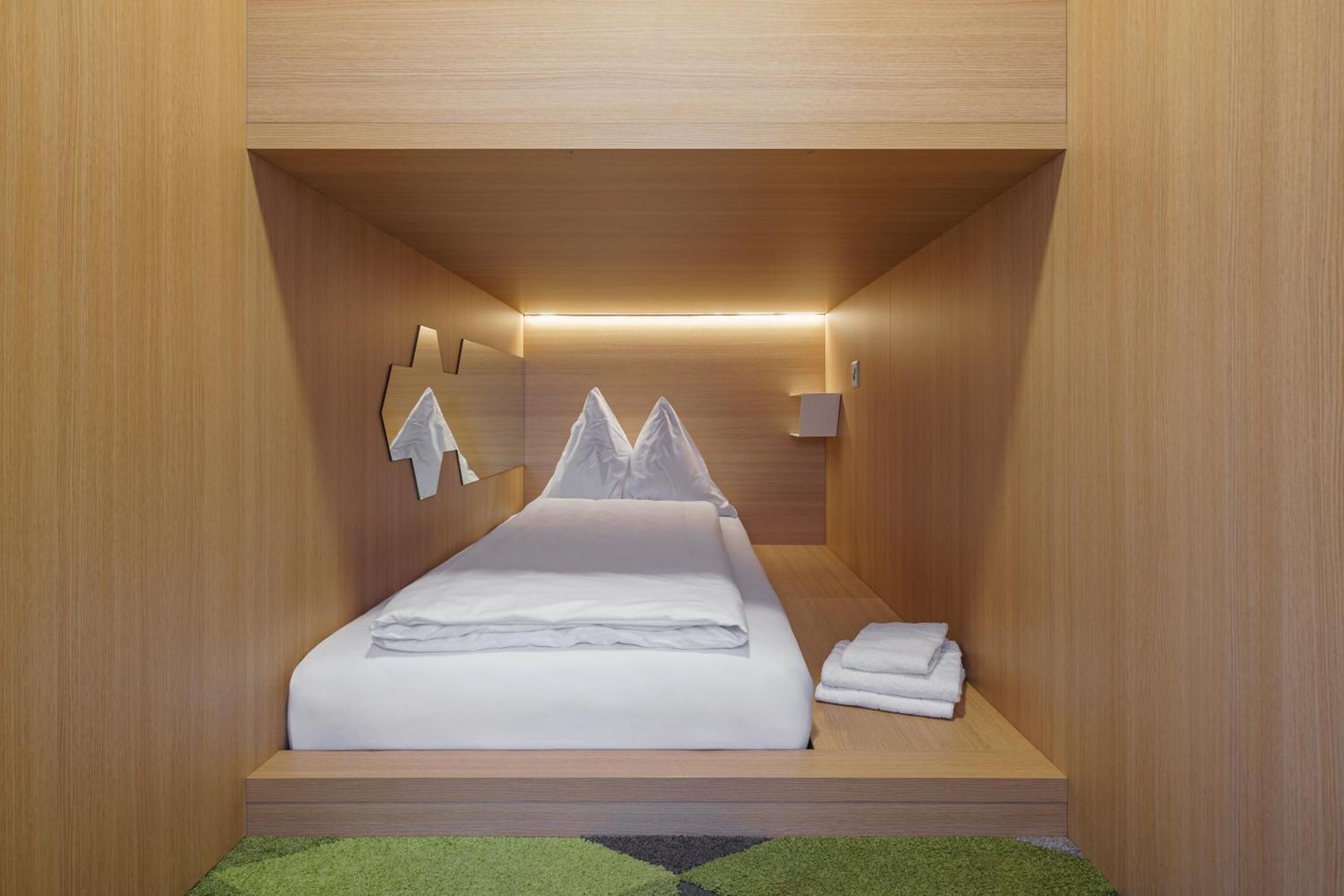 The Lab Capsule Kapselhotel *
